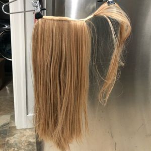 20” Bellami ponytail, dirty blonde!